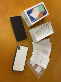 美品！SIMロック解除済 iPhoneX シルバー 64GB docomoのサムネイル