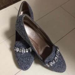 ビジュー付きパンプスのサムネイル
