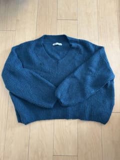ZARA Vネックニット ブルーグリーンのサムネイル
