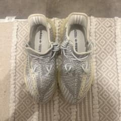 adidas YEEZY BOOST 350 V2 ホワイト27cmのサムネイル
