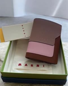 値下げなし】正規品 新品 タグ付MARNI 二つ折り財布 ブラウン 