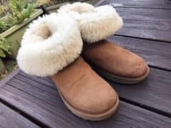 ☆UGG アグ ムートンブーツ ベイリーボタン チェスナット 25cmのサムネイル