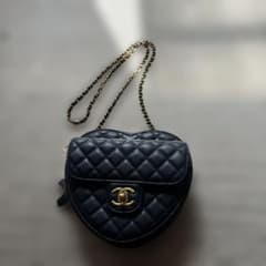 CHANEL ハート型 チェーンショルダーバッグ ブラックノベルティ - メルカリ
