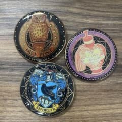 ハリーポッター　缶バッジ 24個 ハリーボッター 24金 缶バッジ3個セット - メルカリ