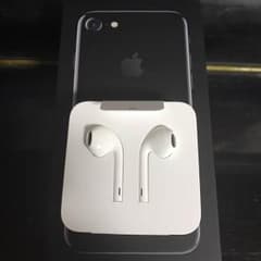 iPhone  7  イヤフォンのサムネイル
