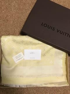 値下げしました。ルイヴィトン 春色大判シルクストールのサムネイル
