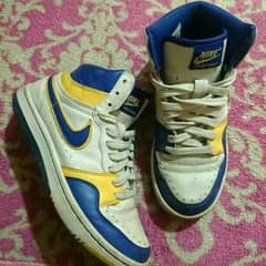 NIKE スニーカーのサムネイル