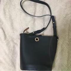 bershka ショルダーバッグのサムネイル