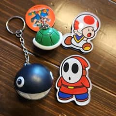 スーパーマリオ キーホルダー2個&マグネット2個新品、未使用品 - メルカリ