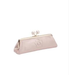 MARY QUANT ポーチ 新品未使用 未開封」のサムネイル