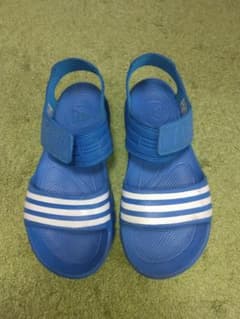 adidas アディダス スポーツサンダル 23cm 青 3ストライプのサムネイル