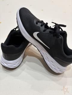 Nike ブラック ランニングシューズのサムネイル