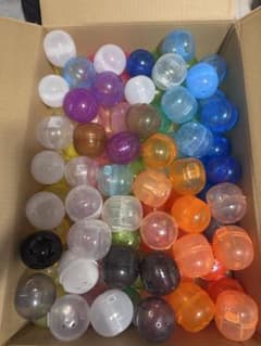 ガチャガチャ蓋付きカプセル(65mm)のサムネイル