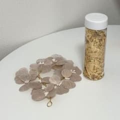 ヘアアクセサリー／金箔フレークのサムネイル