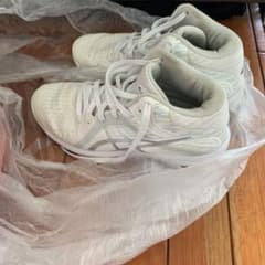 asicsバッシュのサムネイル