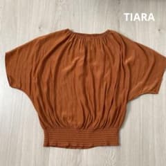 TIARA シャーリングブラウスのサムネイル