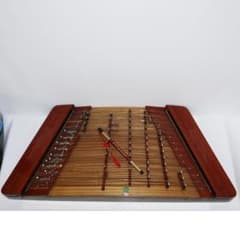 中国楽器　揚琴　台座　ケース　バチ　チューニング器付き 中国楽器 揚琴 台座 ケース バチ チューニング器付き 中国楽器 揚琴