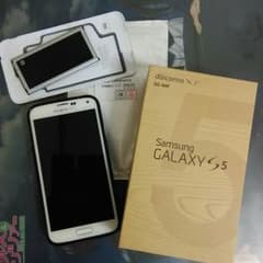 SC-04F【5600mAh拡張バッテリー付】 docomo GalaxyS5のサムネイル