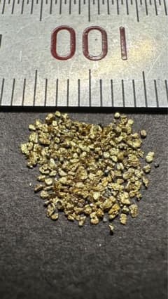 砂金　小粒中粒　観賞・資料用 砂金 小さめ 観賞・資料用 - メルカリ
