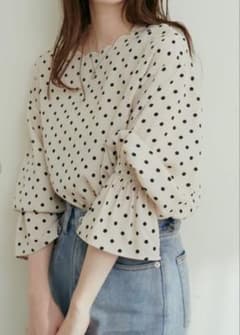 水玉模様フリル袖ブラウス　 natural coutureのサムネイル