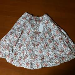 スカートのサムネイル