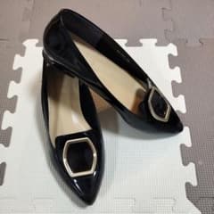 オデットエオディール　エナメルパンプス　24センチのサムネイル