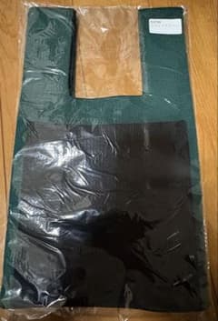 緑色と黒色　メッシュのハンドバッグのサムネイル