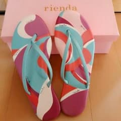 【新品】リエンダ♡ビーチサンダル♡夏のサムネイル
