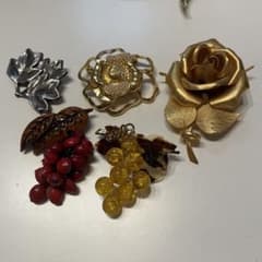 セットで得】ヴィンテージブローチ5点セット 花 葡萄 レトロ - メルカリ
