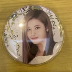 TWICE サナ　缶バッチのサムネイル