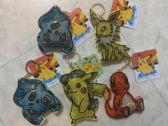 値下げ　キラキラキーホルダー　ポケモン　クーポン付のサムネイル