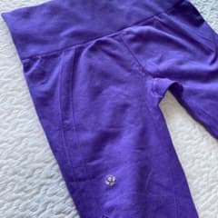 Lululemon パープル クロップドパンツ ウエストゴムのサムネイル
