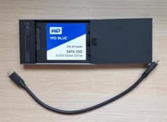 WD Blue 1TB SATA SSD + Cable Matters ケース - メルカリ