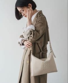 ○新品未使用○ russet ショルダーバッグ 本革ソフトレザー アイボリー 
