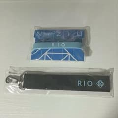 NiziU RIO リオ ラバーバンド ストラップキーホルダー - メルカリ
