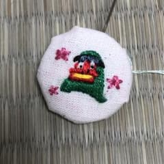 くるみボタン　刺繍　お正月のサムネイル