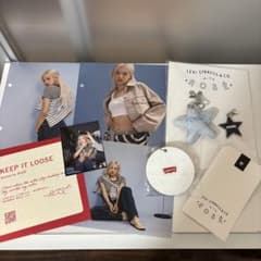 Levi Strauss & Co. with ROSÉ ロゼ キーホルダー
