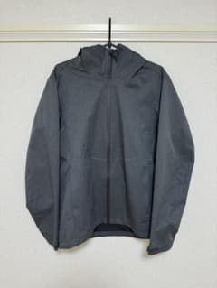 UNIQLO ブロックテックパーカ　Mサイズのサムネイル