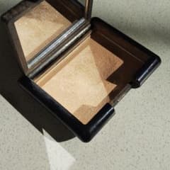NARS シングルアイシャドー 2037N ベージュのサムネイル