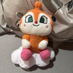 美品　アンパンマン ドキンちゃん ぬいぐるみ マスコットのサムネイル