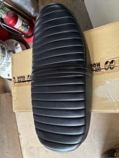 Kawasaki W400.W650シートのサムネイル