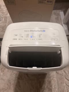 アイリスオーヤマ 除湿機 IJC-M120 ホワイト　美品 楽天市場】アイリスオーヤマ IRIS 衣類乾燥除湿機 コンプレッサー式