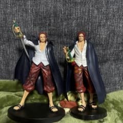 ワンピース シャンクス フィギュア 2体セットのサムネイル
