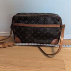 LOUIS VUITTON モノグラム ショルダーバッグ　トロカデロ30のサムネイル