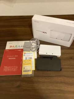 ニンテンドー3DS ピュアホワイトのサムネイル