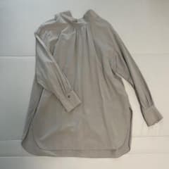 Gready Brilliant 長袖シャツ　スタンドカラー バックリボンのサムネイル