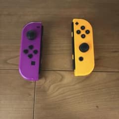 Joy-Conコントローラー 紫と黄色のサムネイル