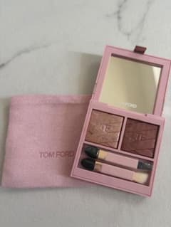 TOM FORD アイ カラー デュオ ルミエール 02 スモークド ローズ - メルカリ