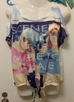 SALE！美品★肩空きカットソーF size★Tシャツのサムネイル