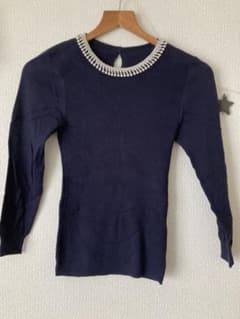 美品　ビジュー付きカットソー　濃紺のサムネイル